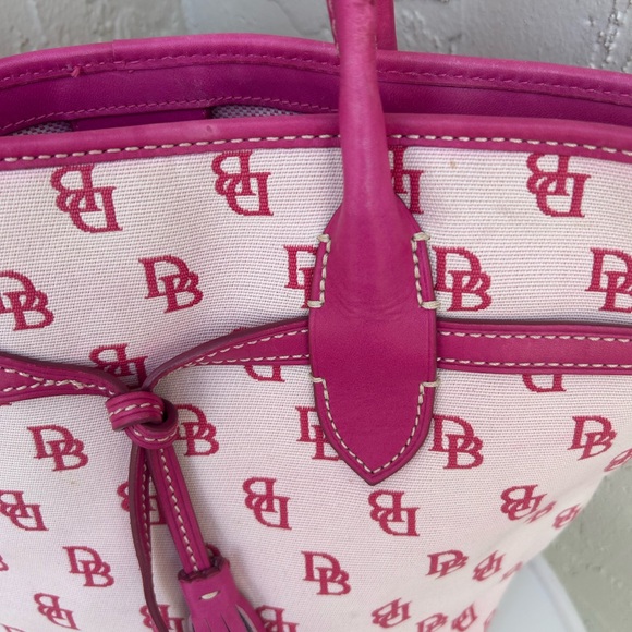 vintage Dooney & Bourke white and pink monogram canvas tote bag - Picture 5 of 11